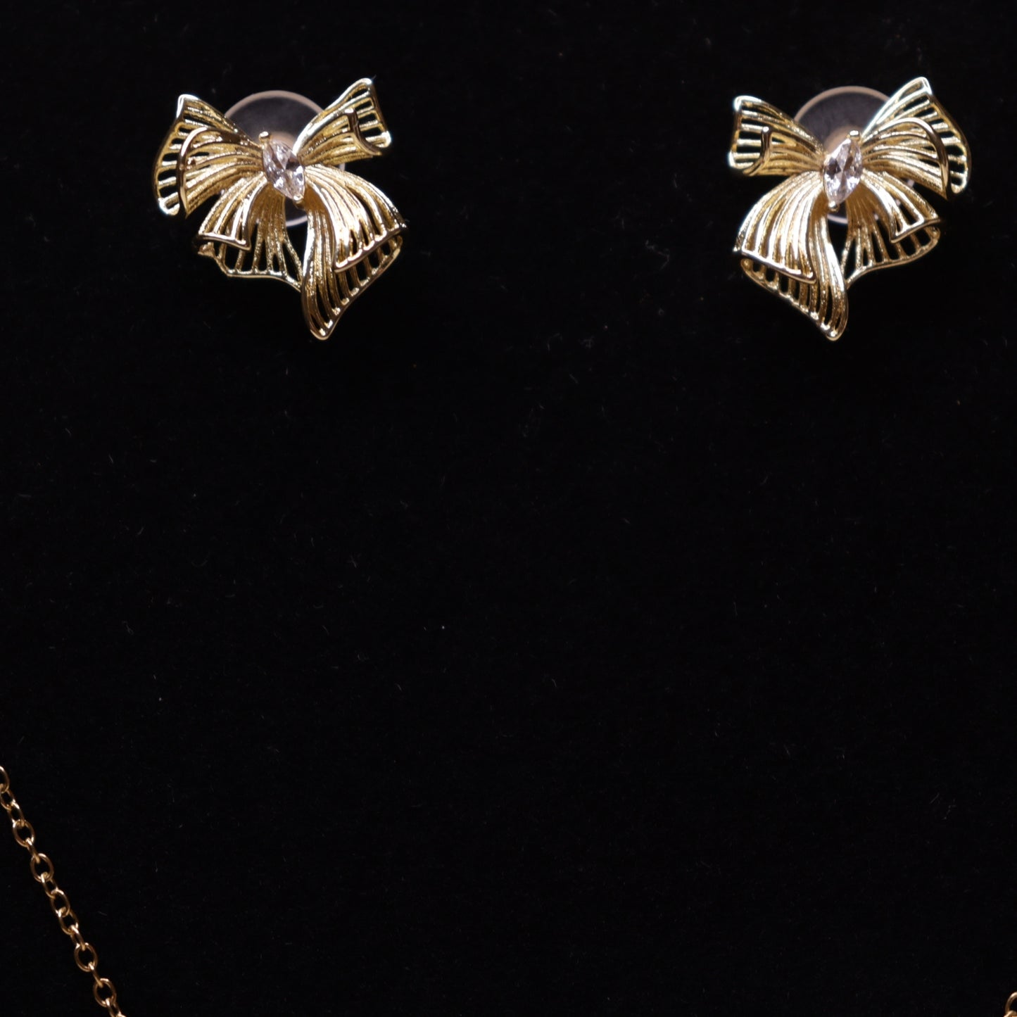 Textured Bow Elegance Set