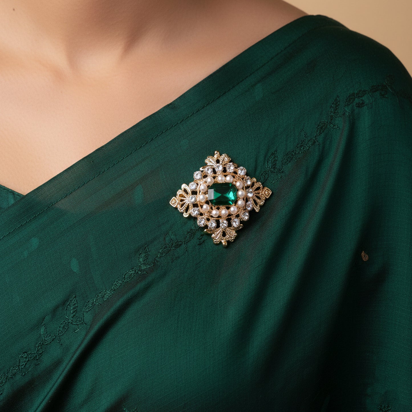 Pearlescent Emerald Halo Brooch