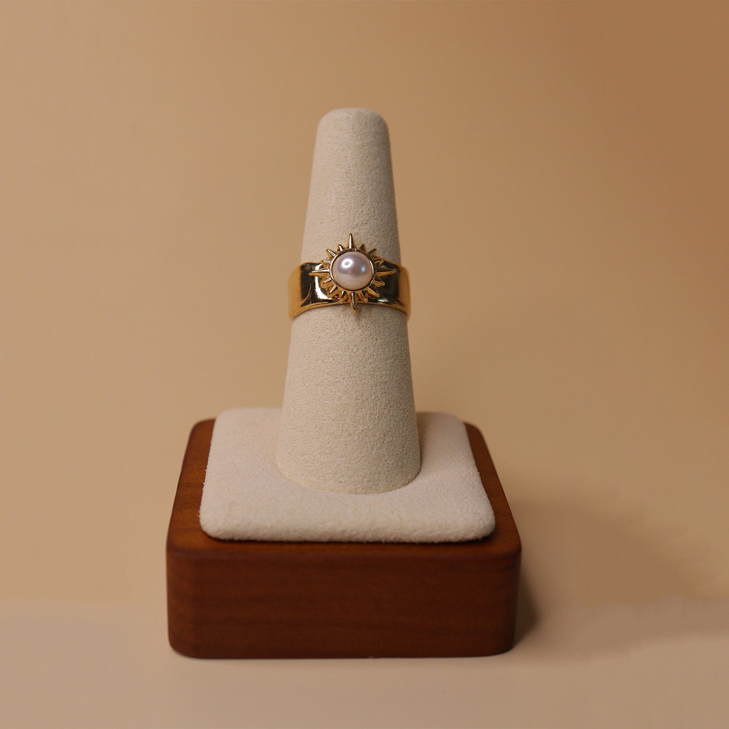 Solaris Pearl Styled Ring
