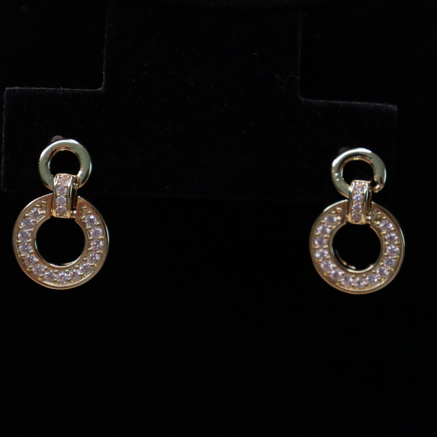 Radiant Pave Circle Set