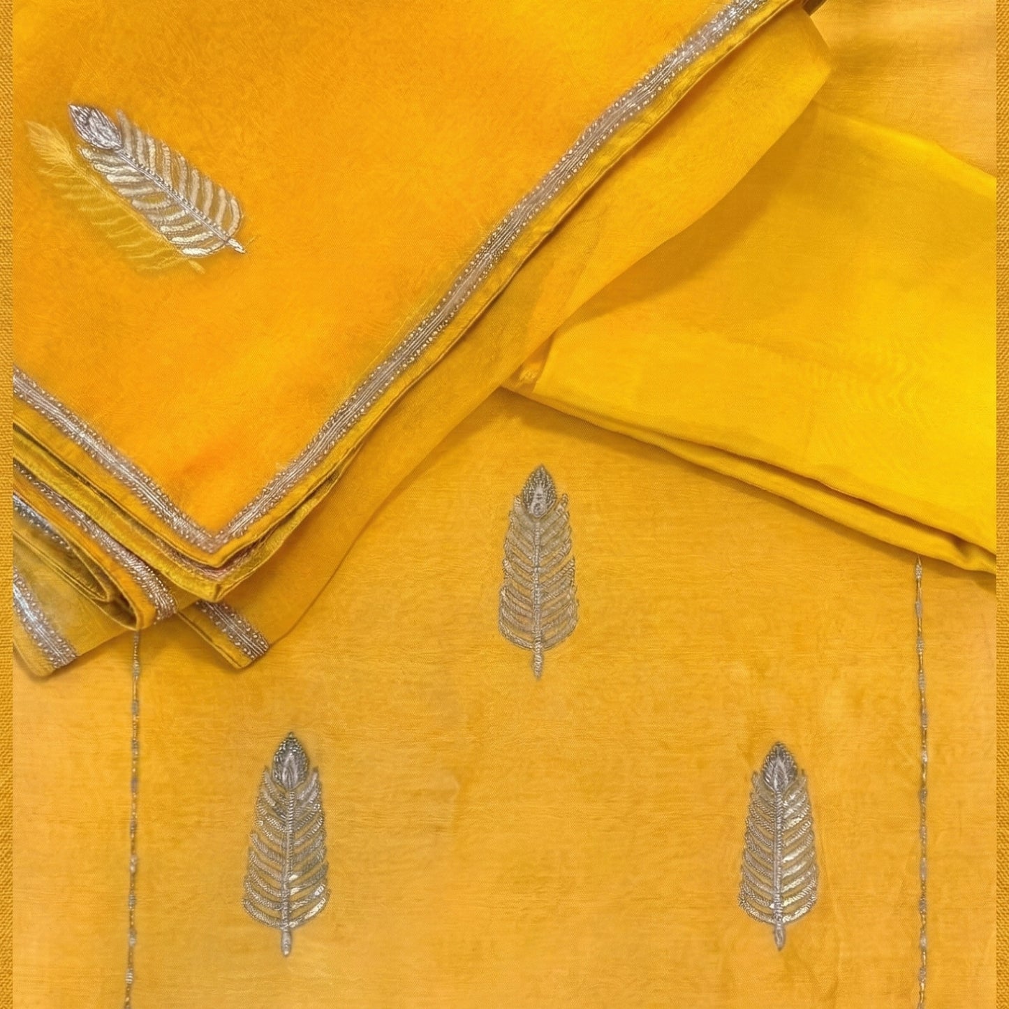 Sunlit Zari Leaf Suit
