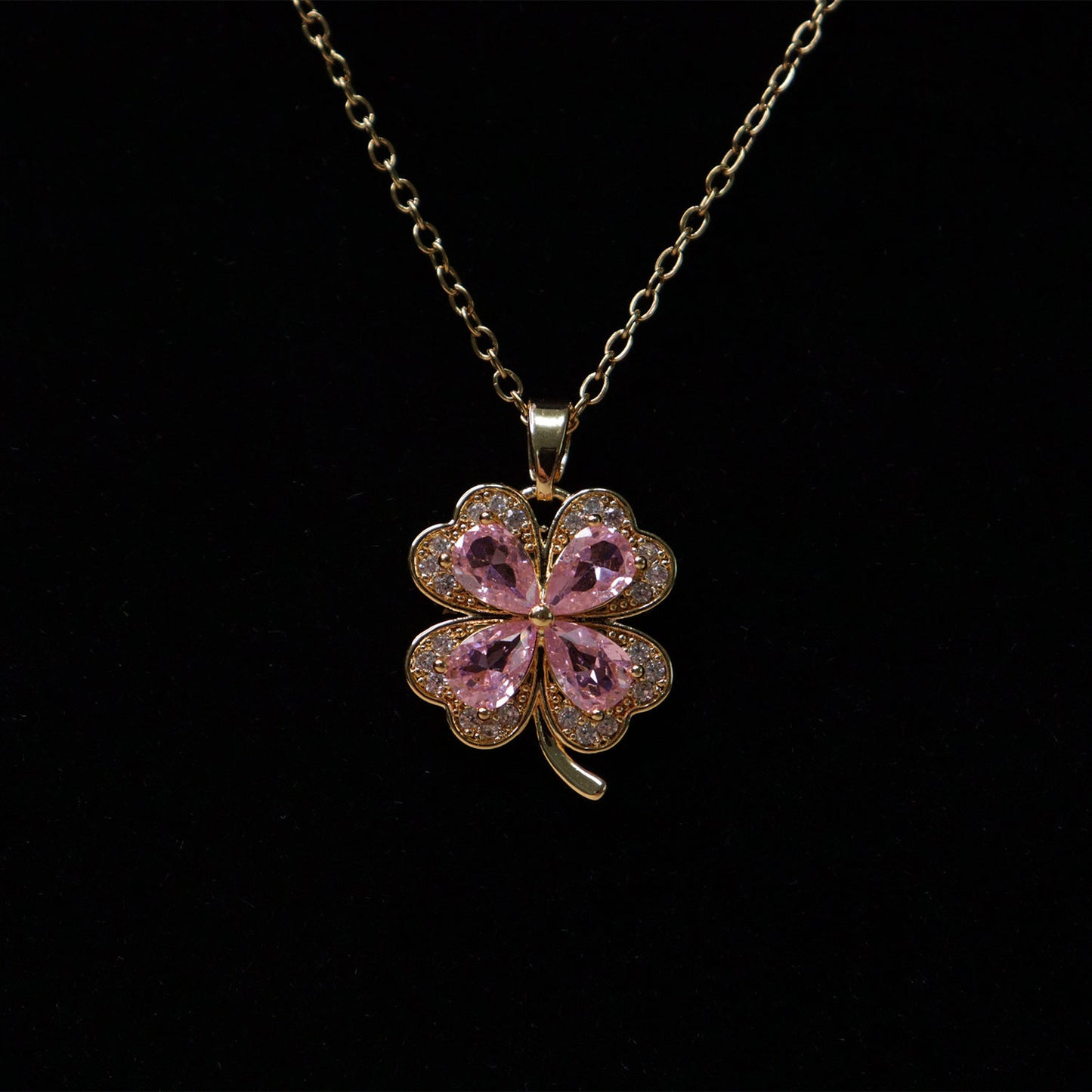 Rosé Bloom Clover Neck Chain