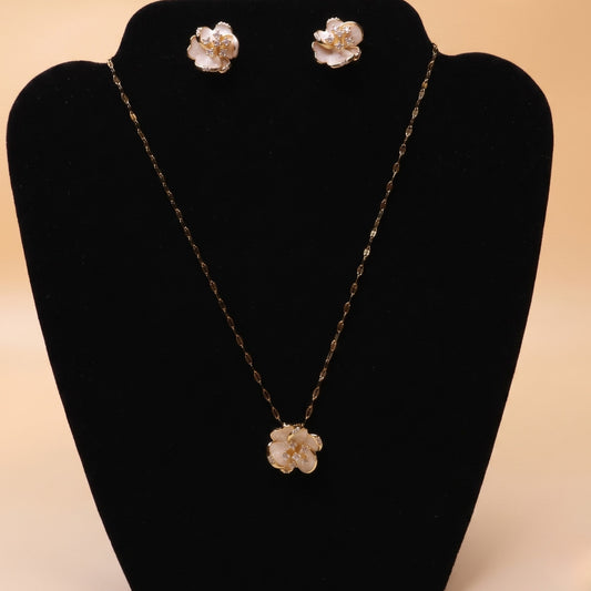 Pearl Magnolia Set