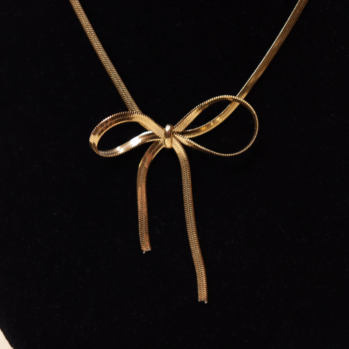 Ribbon Grace Neck Chain