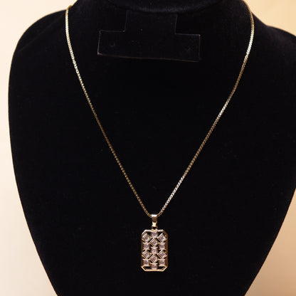 Shiny Grid Neck Chain - 18K gold plated stainless steel neck chain close-up view - Mehraya