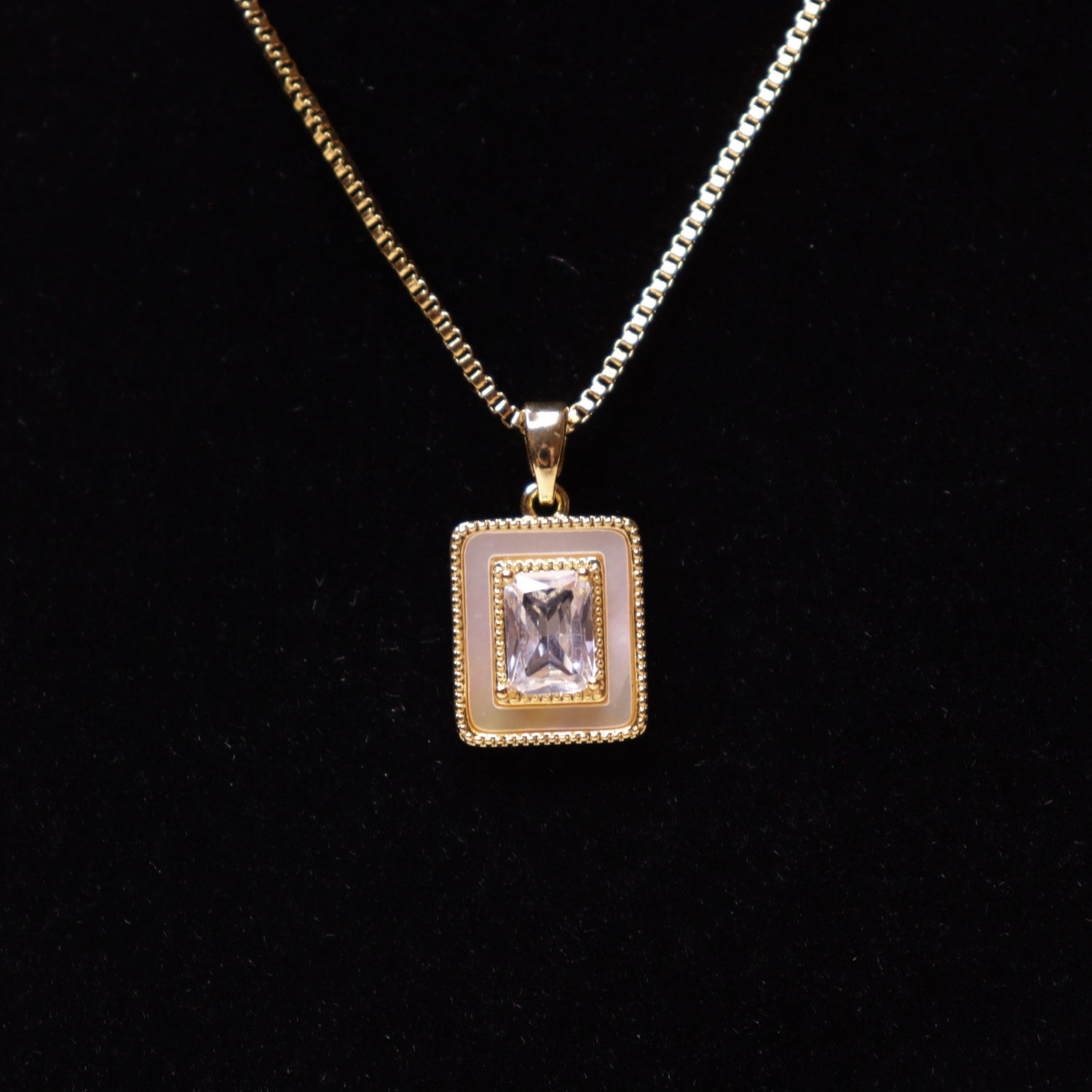 Vintage Deco Crystal Neck Chain - 18K gold plated stainless steel neck chain close-up view - Mehraya