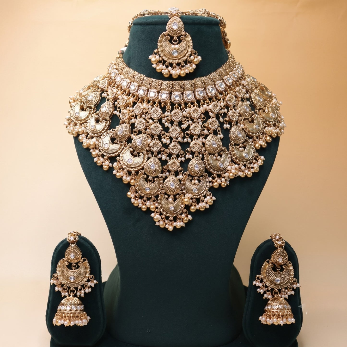 Rajsi Elegance Necklace Set