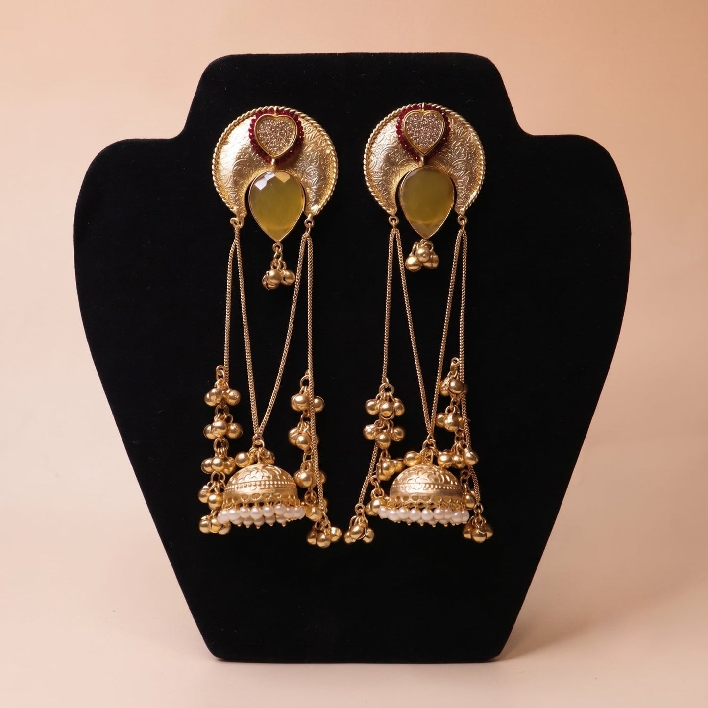 Emerald & Jhumka Royale Combo - 22K gold plated jewellery combo set - Mehraya - close-up view