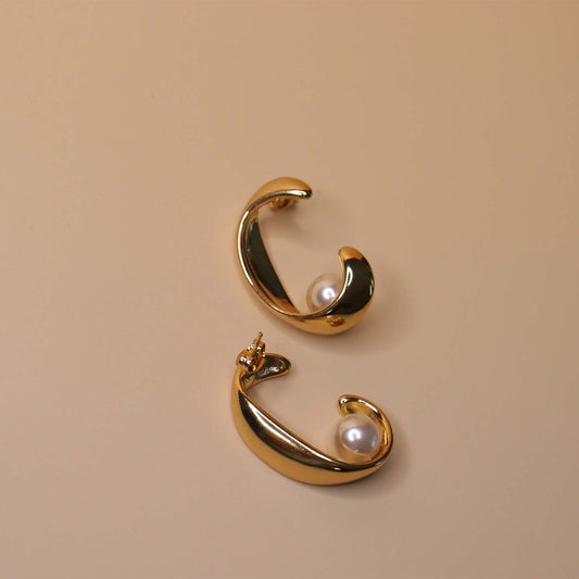 Pearl Touch Earrings