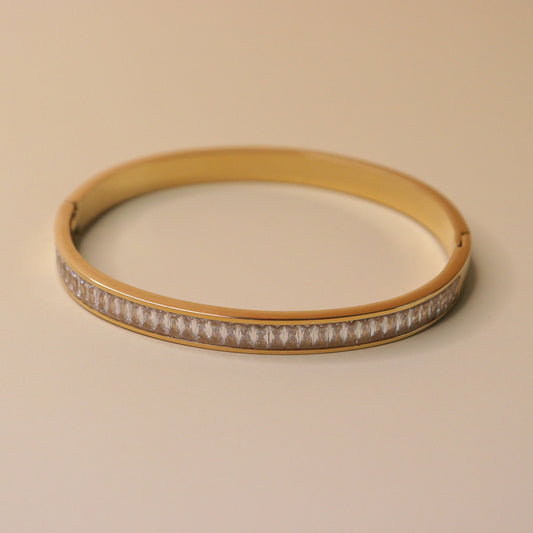 Elegant Gold Crystal Bracelet