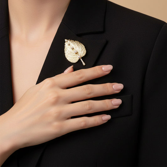 Petal Vein Pearl Brooch