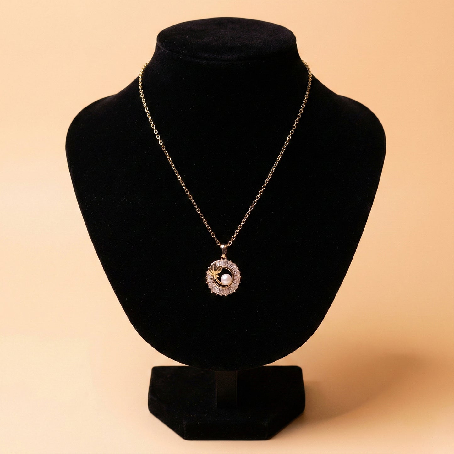 Celeste Pearl Embrace Set