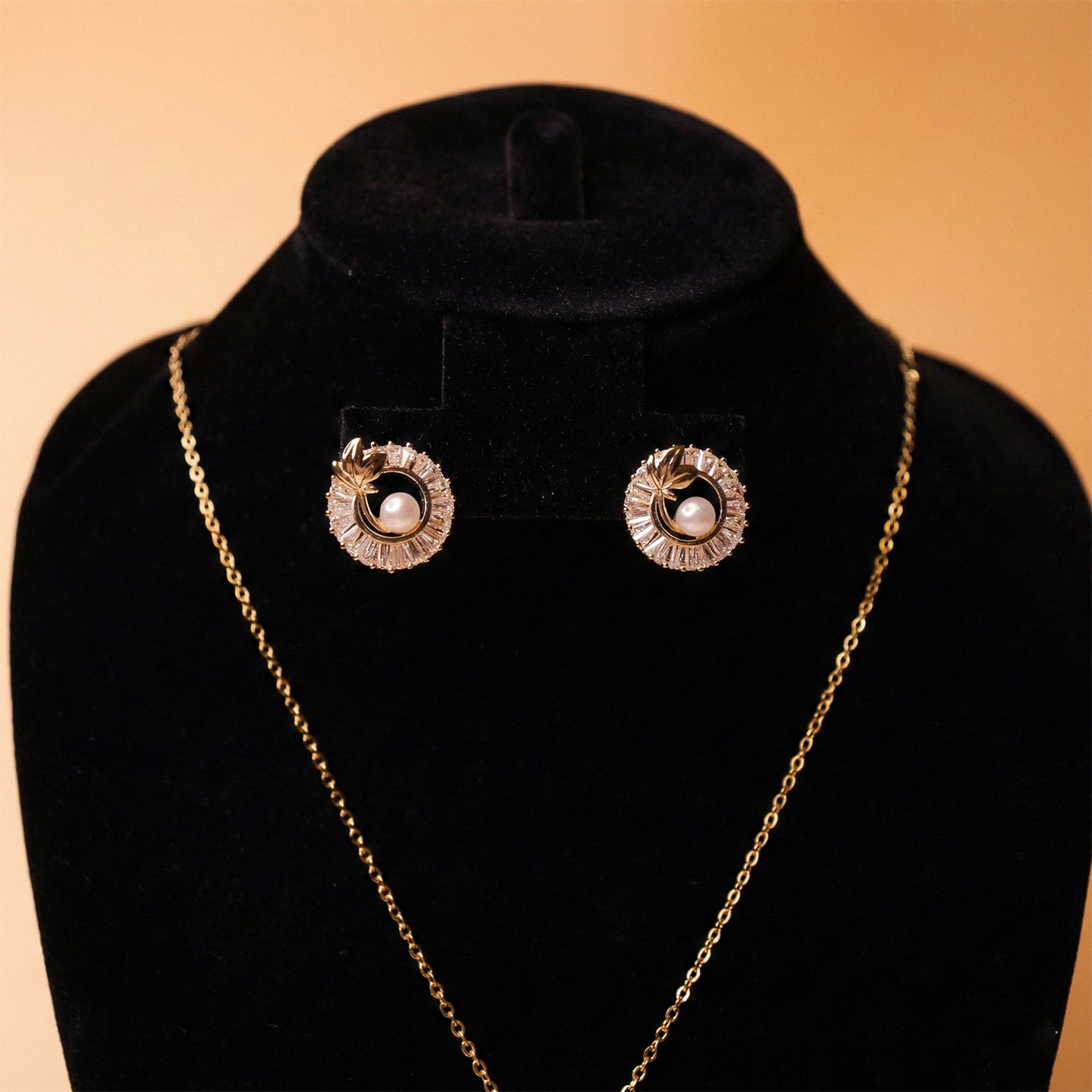 Celeste Pearl Embrace Set