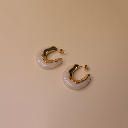 Sculpted Contrast Earrings