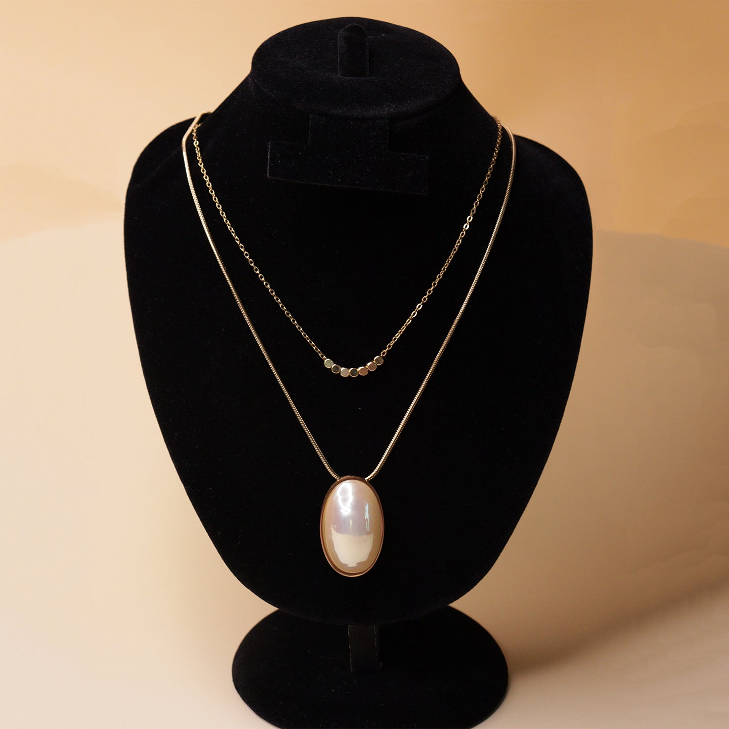 Luna Halo Pearl Neck Chain