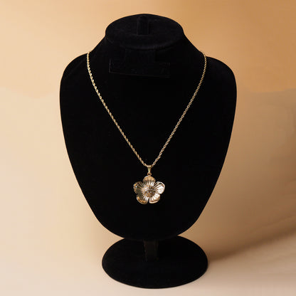 Flora Radiance Neck Chain