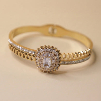 Scalloped Stone-Studded Bracelet Stack