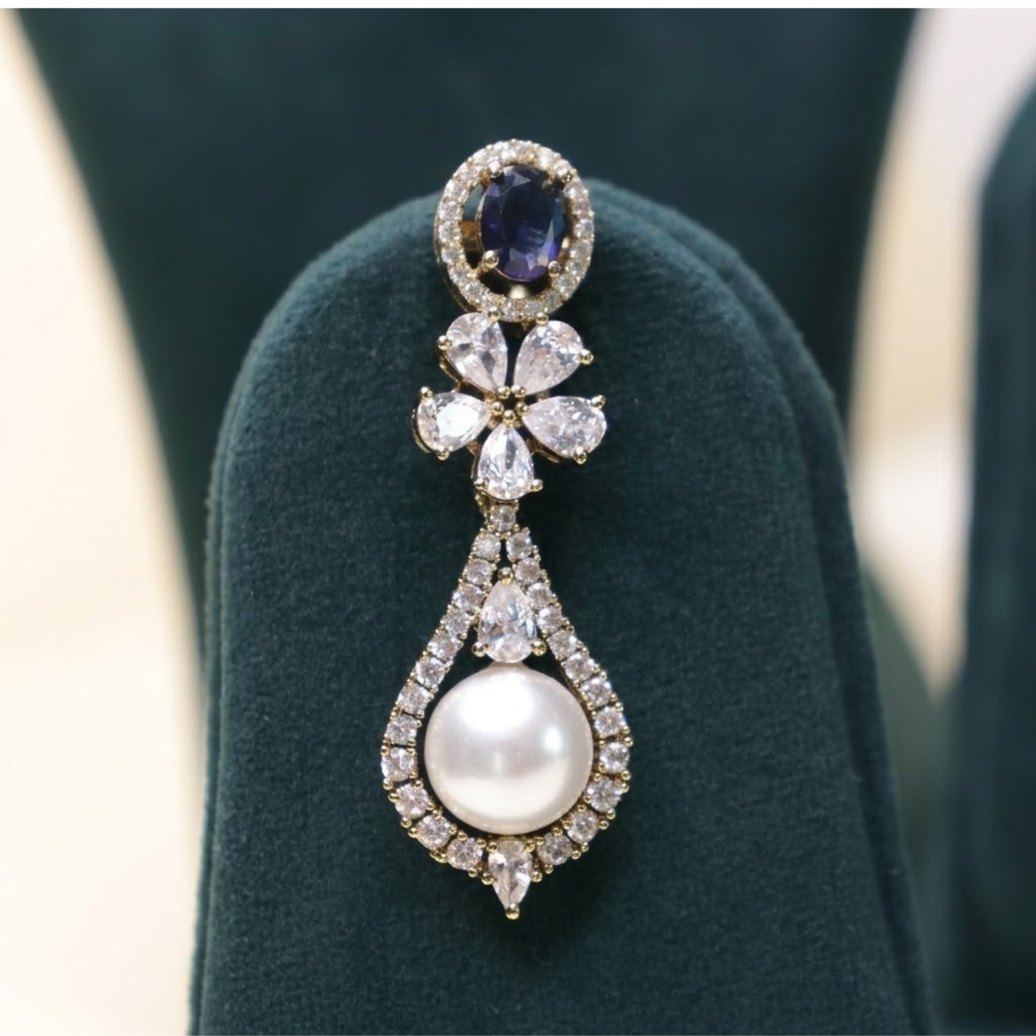 Pearl Garden Gemstone Set - 22K gold plated jewellery set - Mehraya - close-up view