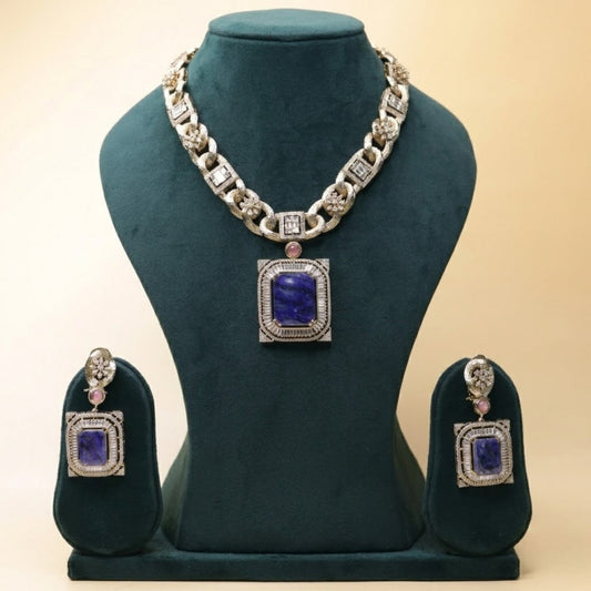 Noor Royale Doublet Set - 22K gold plated jewellery set - Mehraya - close-up view