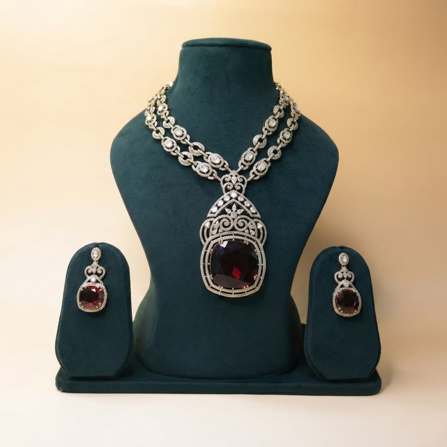 Queen’s Garnet Glory Set