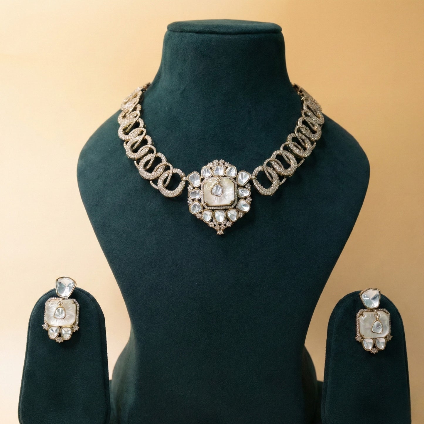 Imperial Link Choker Set
