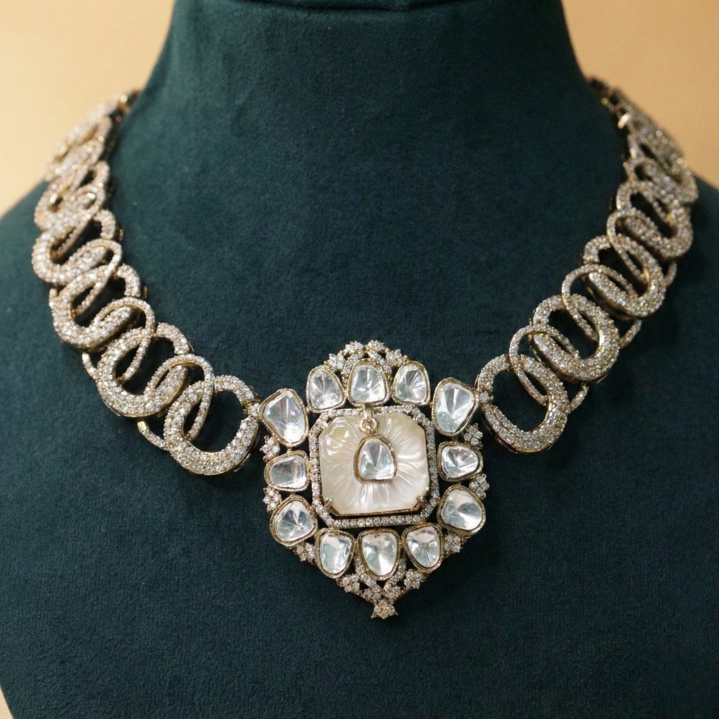 Imperial Link Choker Set