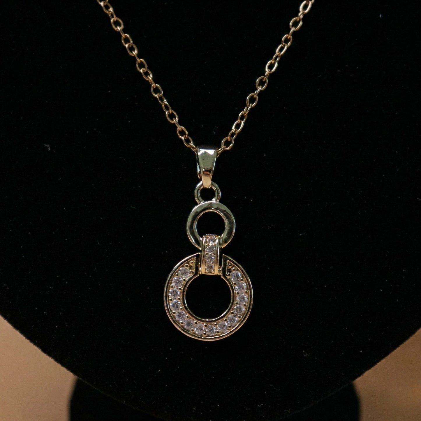 Radiant Pave Circle Set