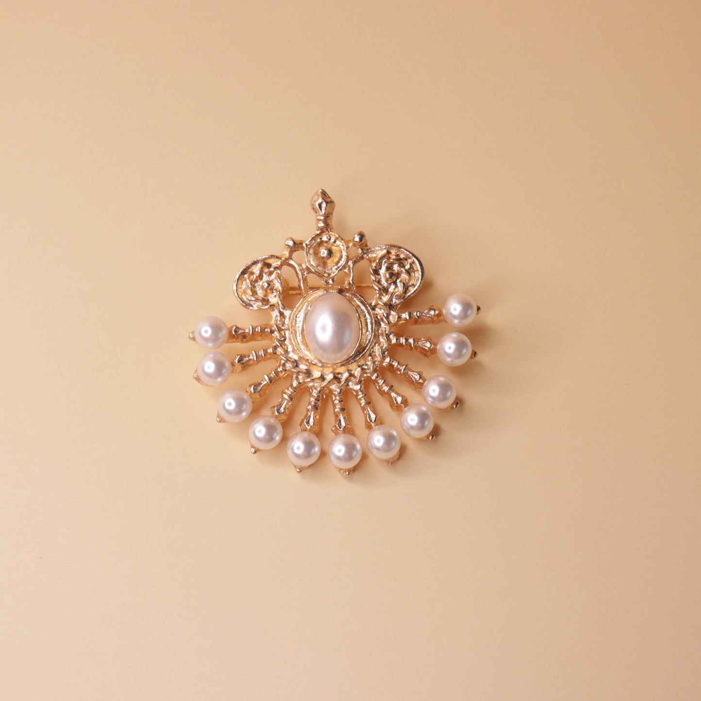 Noor Jahan Pearl Brooch