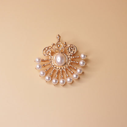 Noor Jahan Pearl Brooch