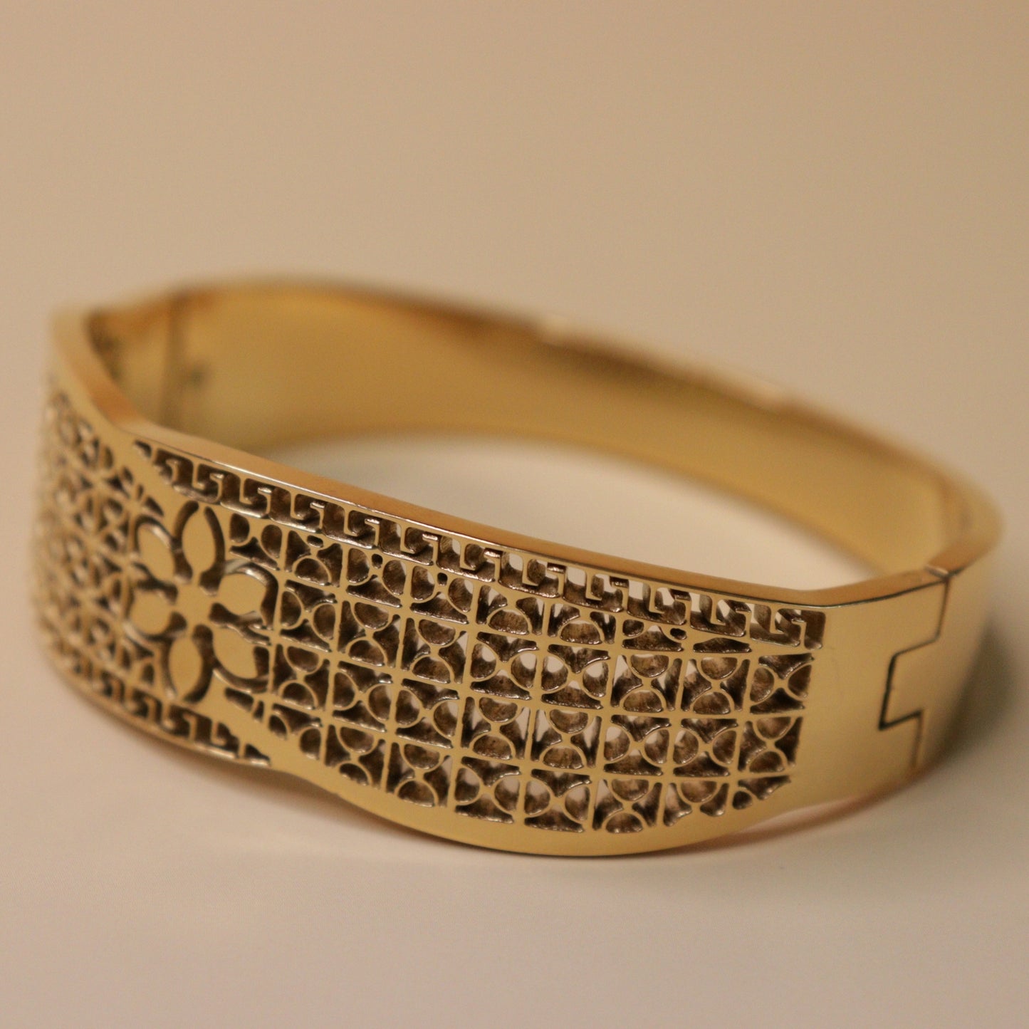 Swarnima Floral Lattice Bracelet