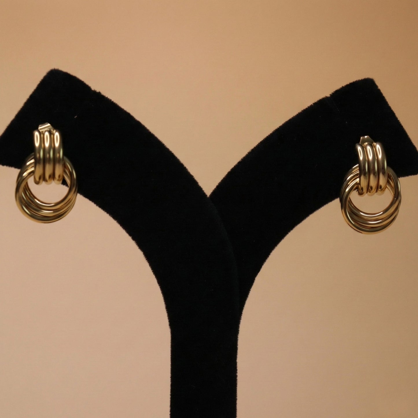 Ribbed Knots Earrings