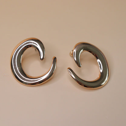 Fluid Gold Curve Earrings