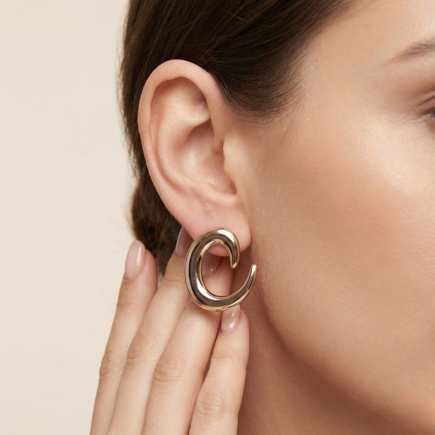 Fluid Gold Curve Earrings