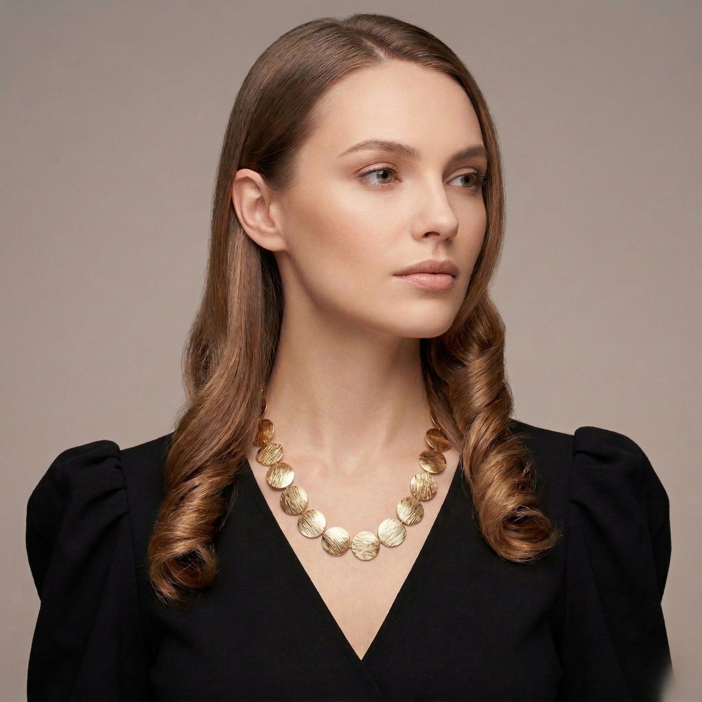 Aurelia Textured Neck Chain