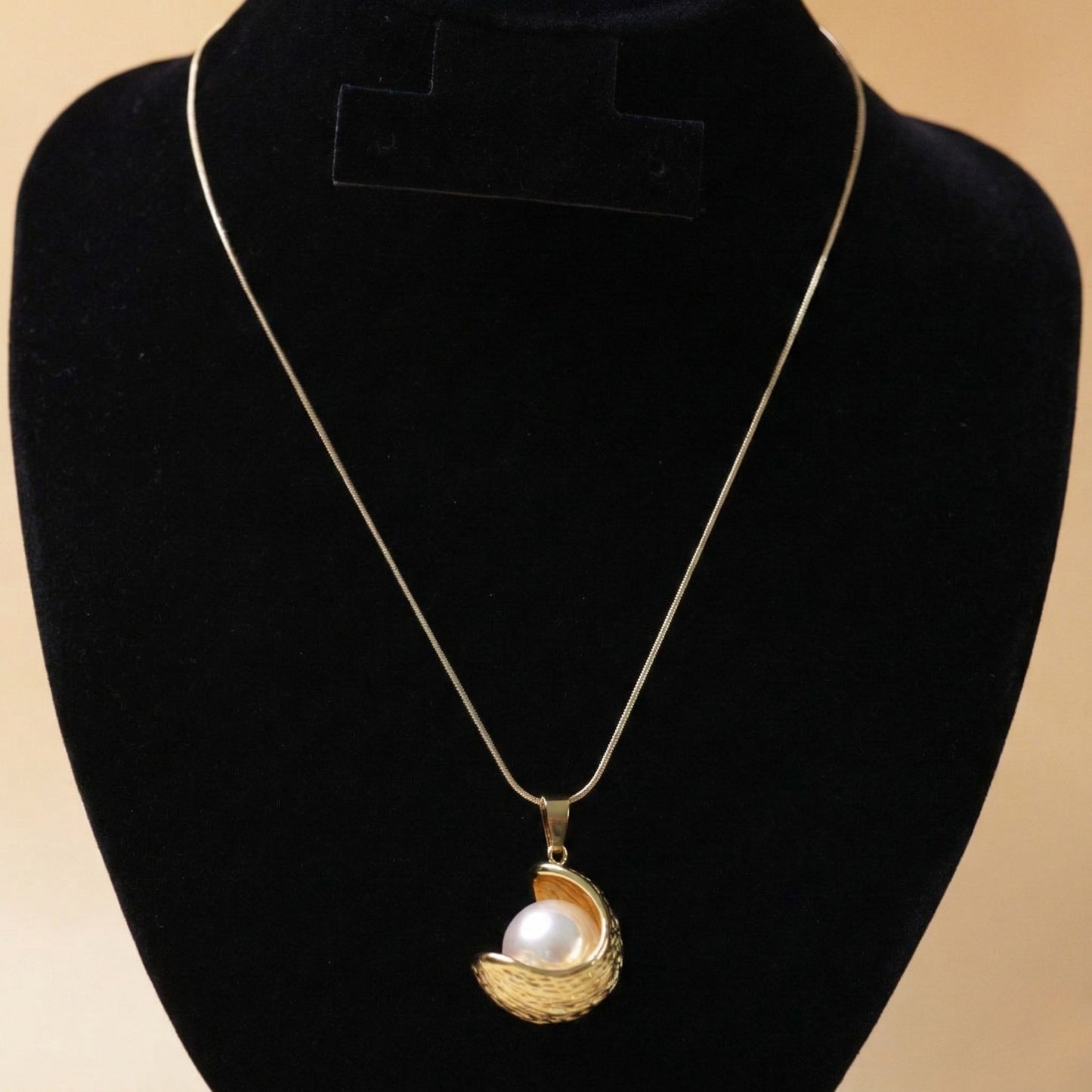Gold-Tone Pearl Nest Neck Chain