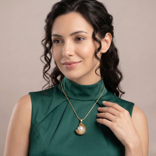 Gold-Tone Pearl Nest Neck Chain