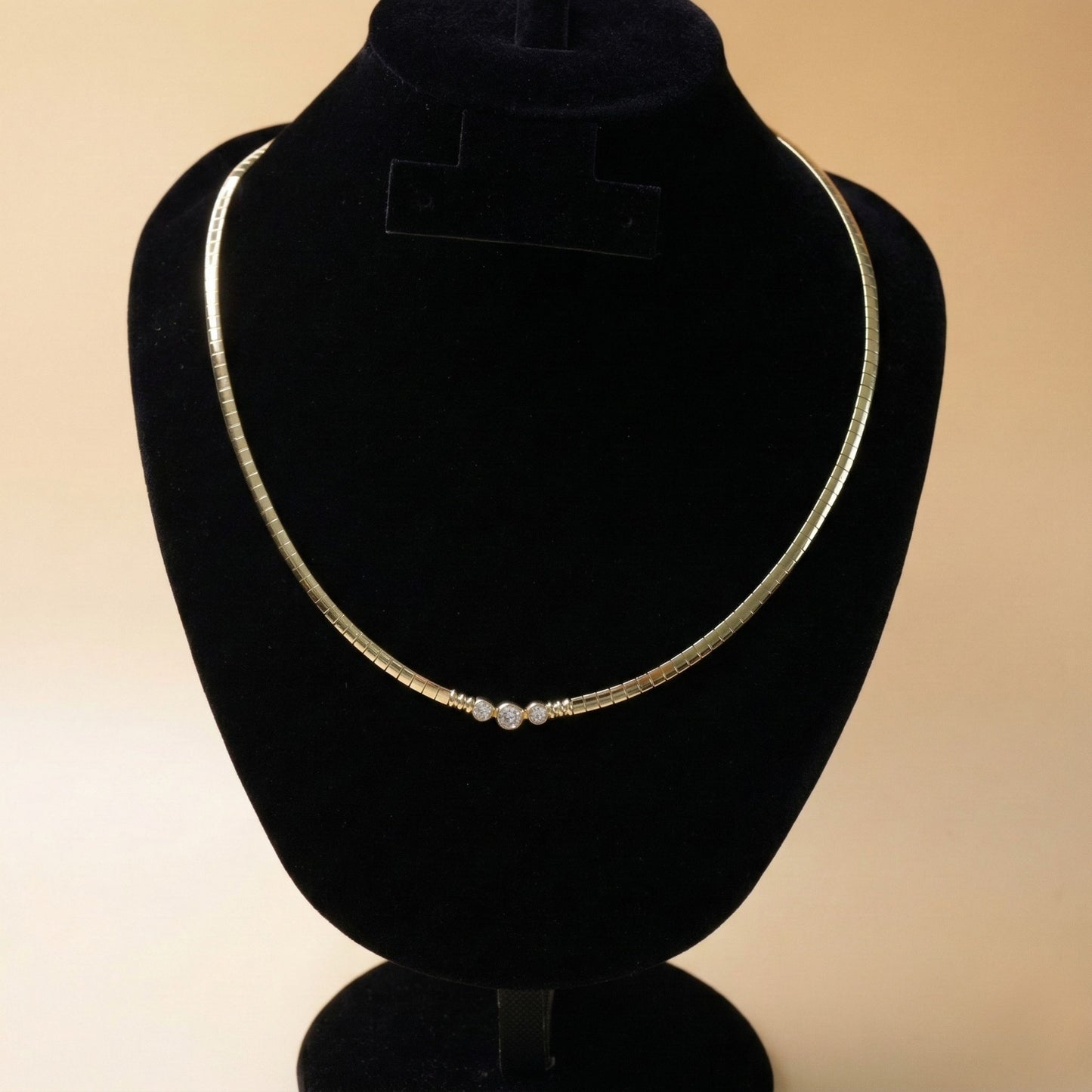 Aurora Tapered Collar Neck Chain