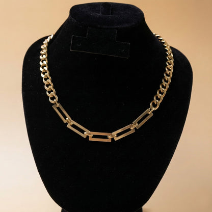 Linear Edge Curb Neck Chain