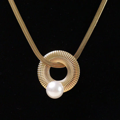 Rippled Pearl Drop Neck Chain