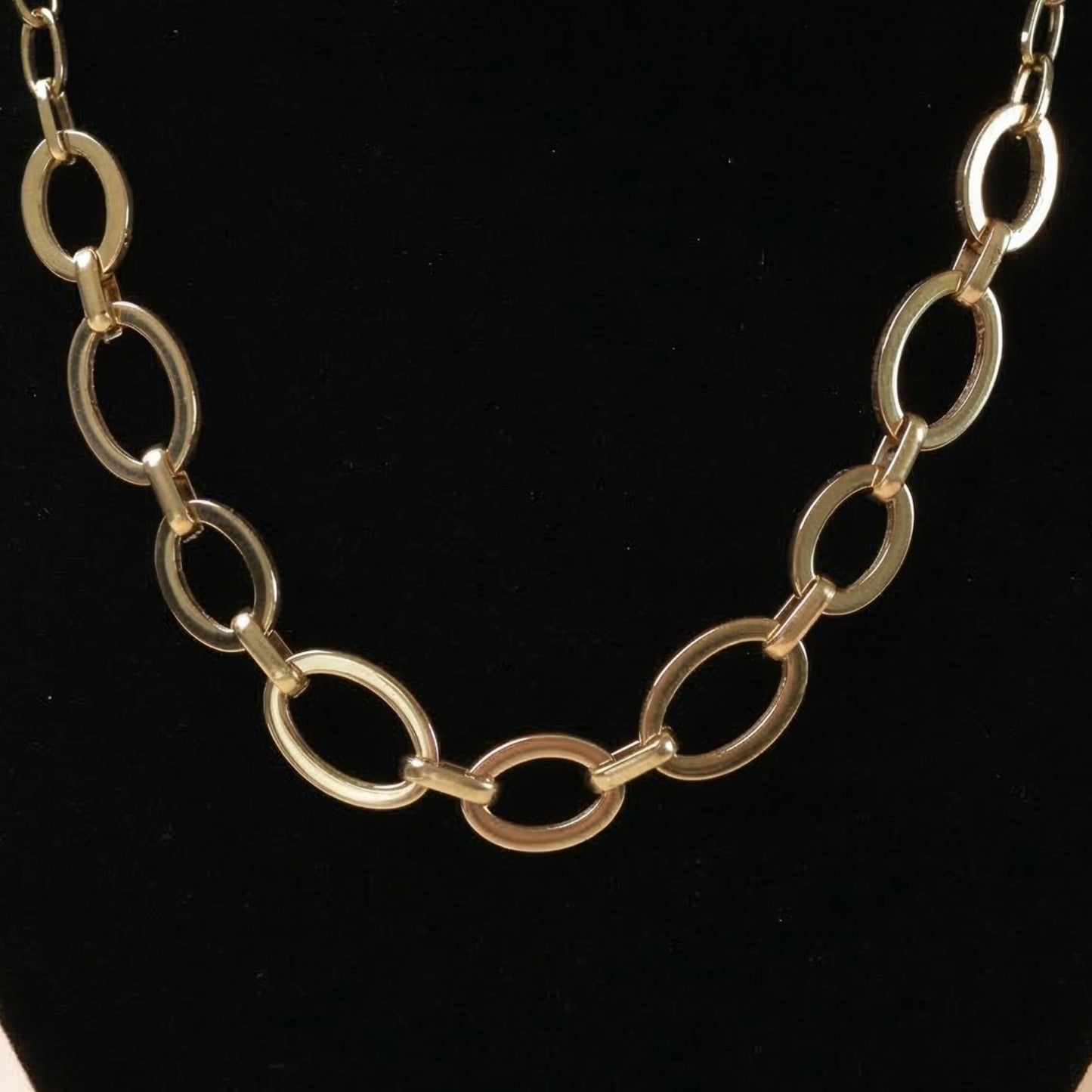 Elliptical Bold Neck Chain