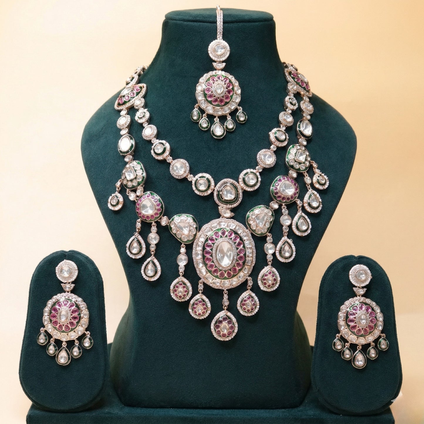 Naaz Set