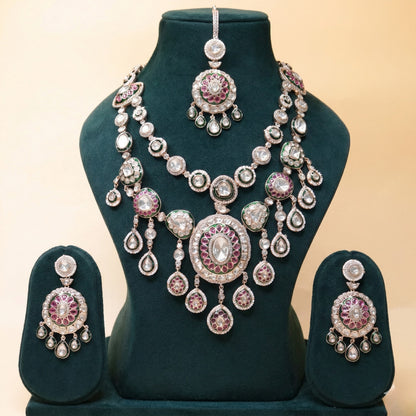 Naaz Set