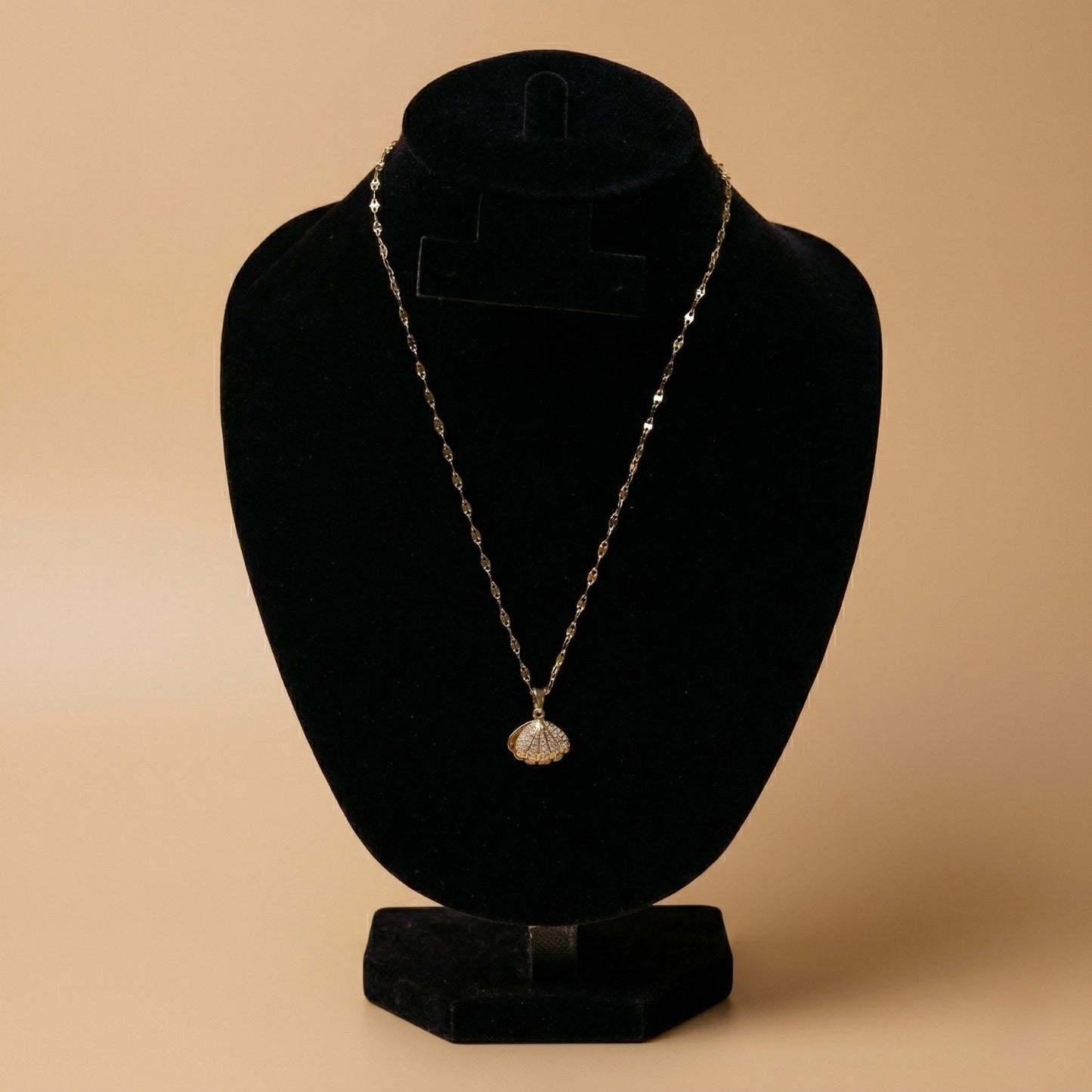 Gold Crystal Shell Neck Chain