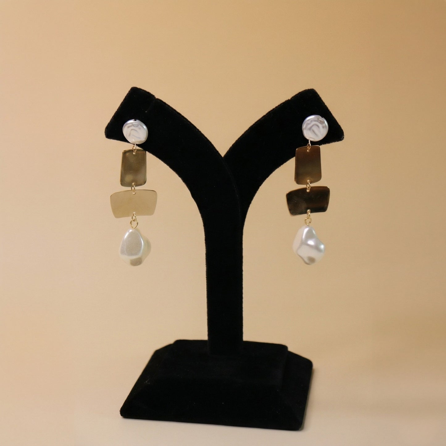 Golden Drift Pearl Drops