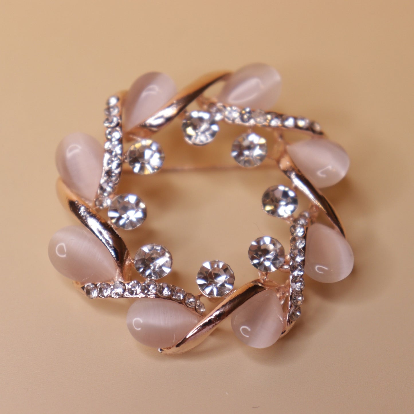 Roseate Wreath Brooch