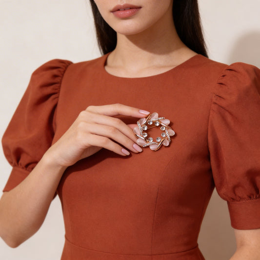 Roseate Wreath Brooch
