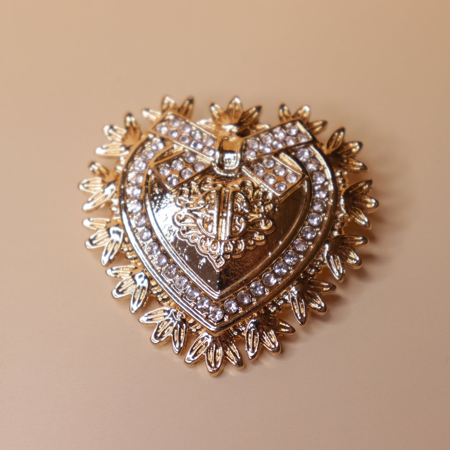 Gilded Heart Ribbon Brooch