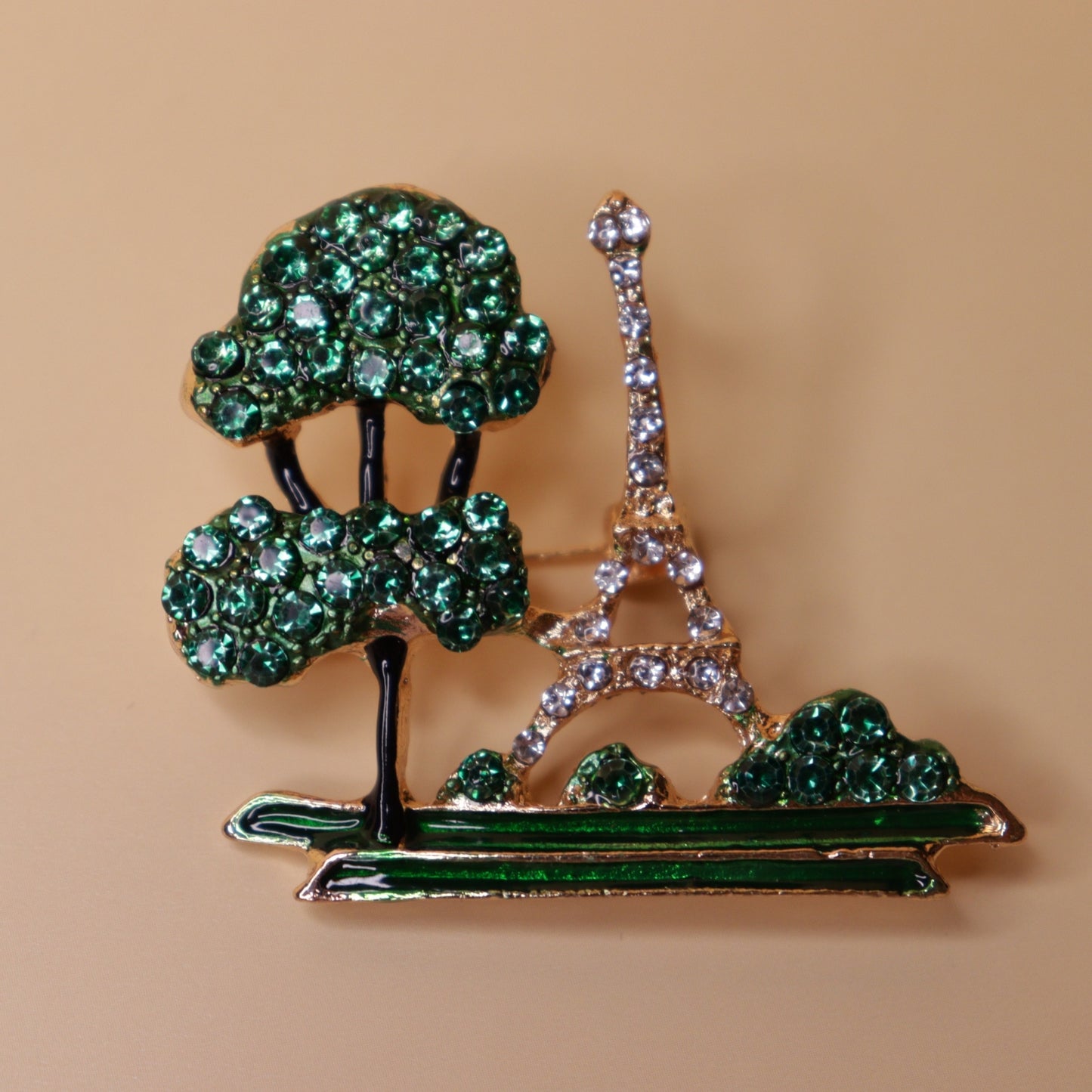 Emerald Paris Scenic Brooch