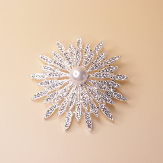 Starlet Pearl Brooch