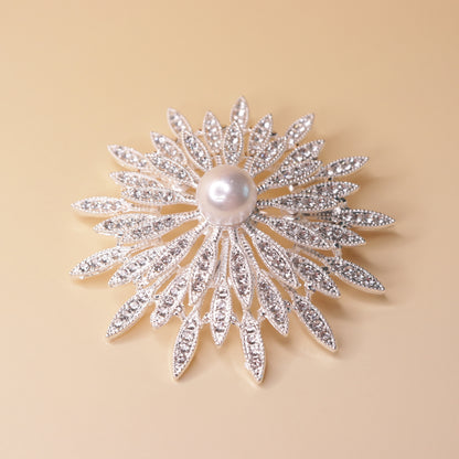 Starlet Pearl Brooch